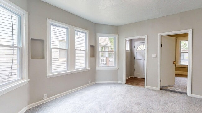 Building Photo - 3200 W 94th St