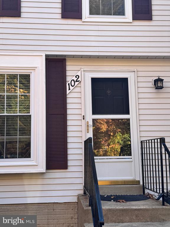 Primary Photo - 102 Essex St