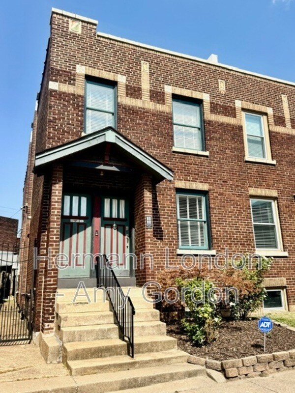 Building Photo - 2145 Victor St
