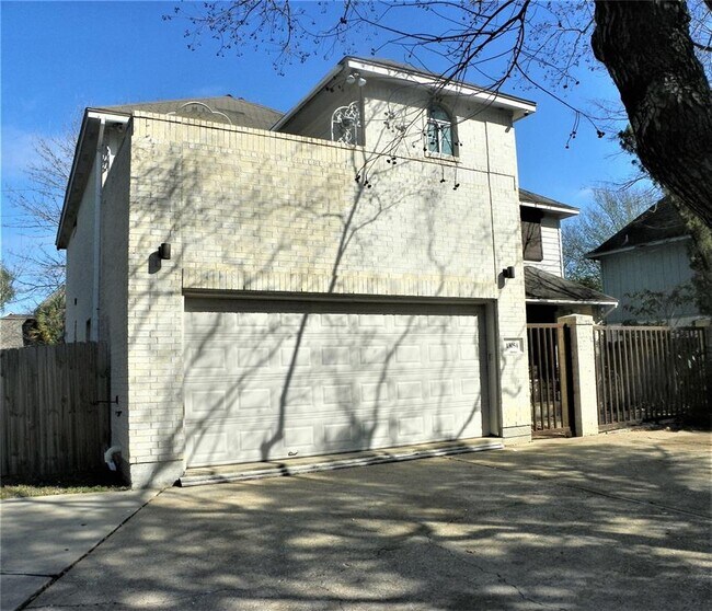 Building Photo - 13054 Richmond Ave.