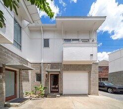 Building Photo - 5920 Fairdale Ln