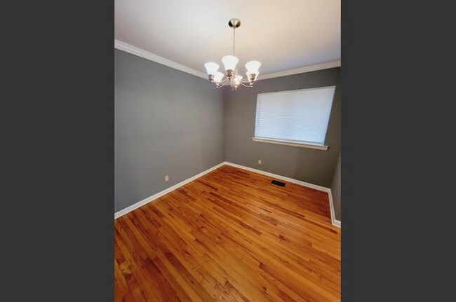 Foto del edificio - 1202 Collins Cir