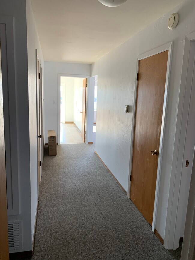 Building Photo - 4611 Lincoln Way