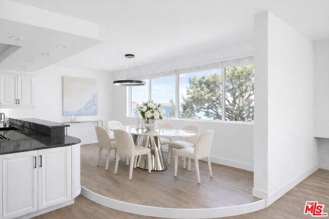 Foto del edificio - 17366 Sunset Blvd