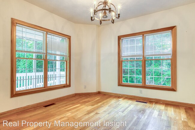 Building Photo - 6 br, 3 bath House - 1305 Lawrence Street