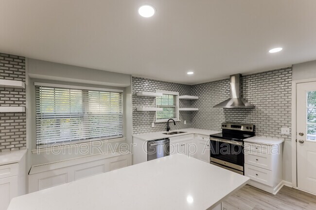 Building Photo - 5252 Goldmar Dr