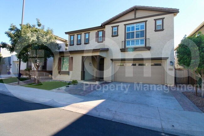 Building Photo - 241 E Wisteria Dr