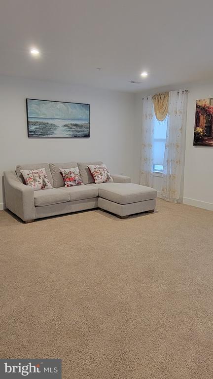 Building Photo - 418 SADIE Ave