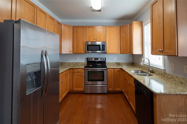 Foto del edificio - 3137 Maywood Dr