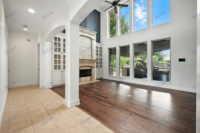 Building Photo - 959 Roxbury Way