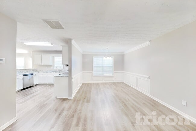 Building Photo - 373 Adams Lake Dr