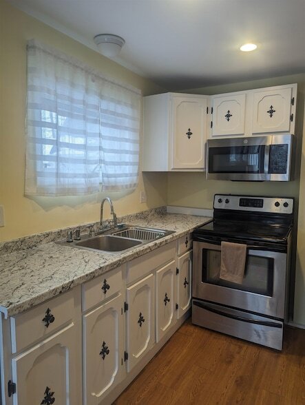 Building Photo - 6 Sixth Street Unit B