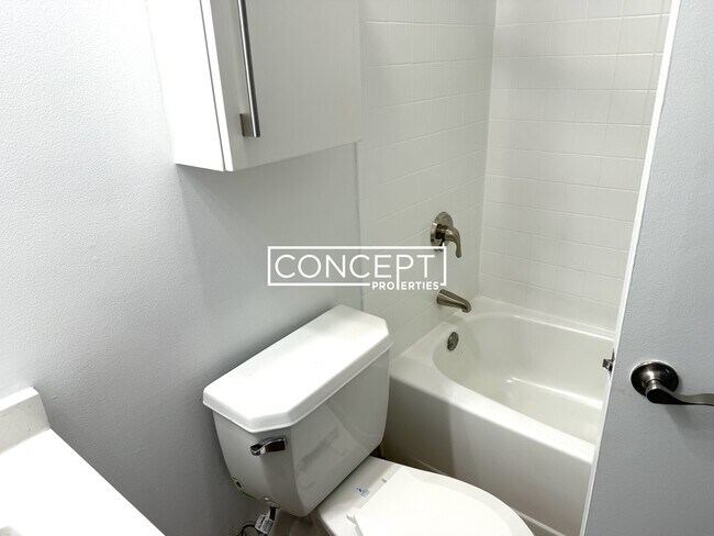 Foto del edificio - 1200 Adams St