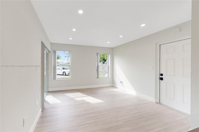 Building Photo - 17325 NW 67th Ct