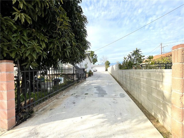 Building Photo - 7823 Emerson Pl