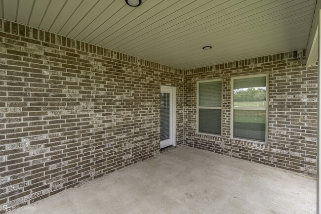 Building Photo - 212 Paisley Ln