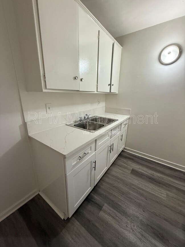 Foto del edificio - 6645 Etiwanda Ave