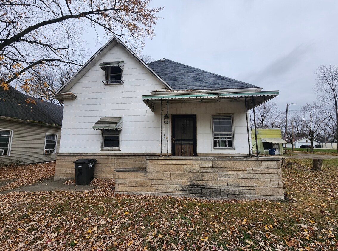 Primary Photo - 2809 E Main St