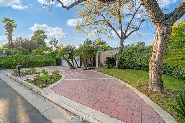 Foto del edificio - 15737 Sutton St