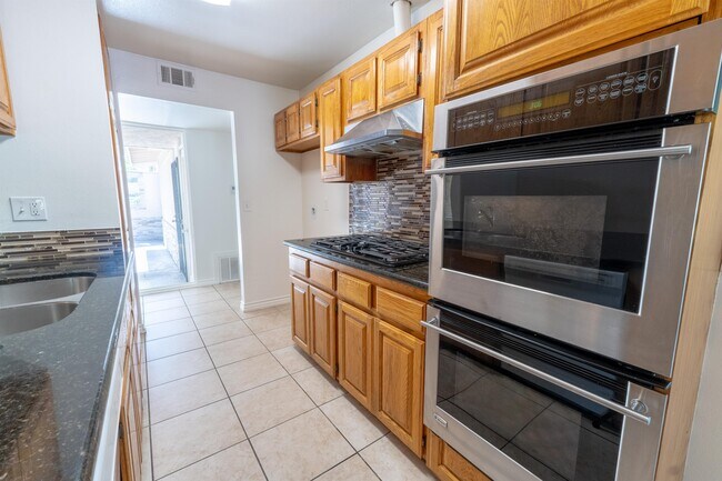 Building Photo - 7325 Layton St