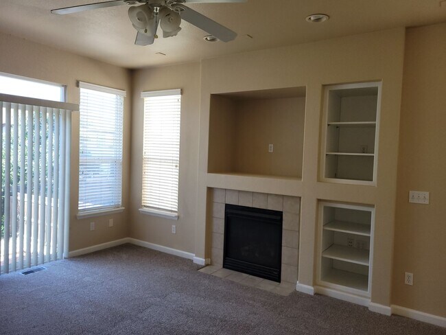 Building Photo - 7747 Mountain Laurel Dr