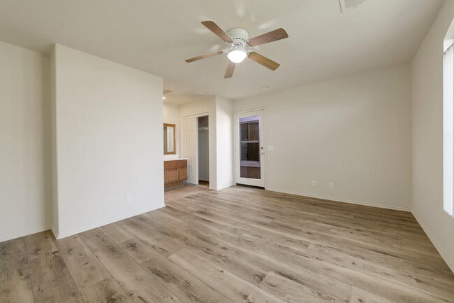 Foto del edificio - 43875 Liberty St