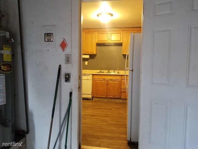 Building Photo - 2 br, 1 bath House - 910 S Liberty St