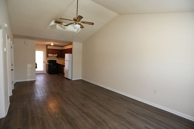 Building Photo - 140 Lanier Dr
