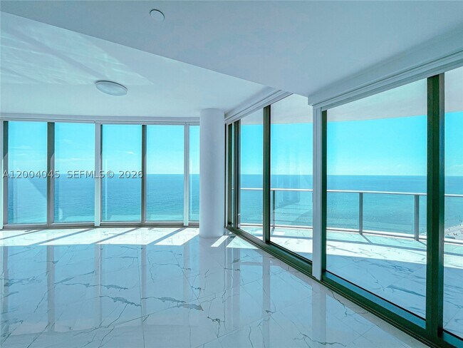 Foto del edificio - 15701 Collins Ave
