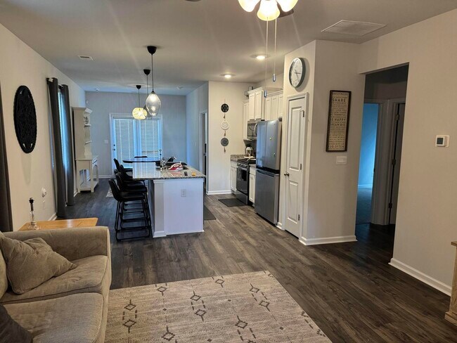 Foto del edificio - 469 Kentbury Ct