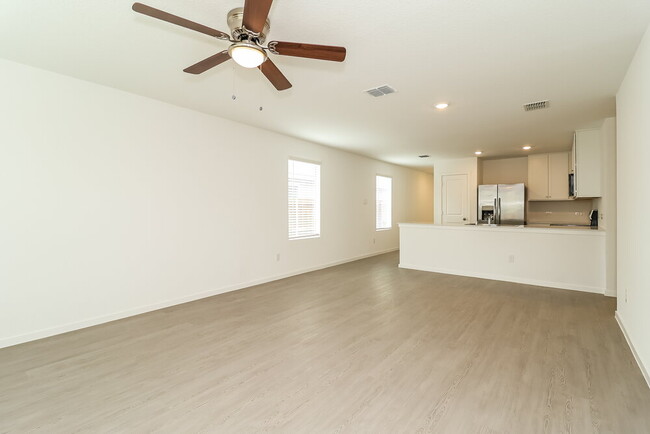 Building Photo - 118 Willow Wy
