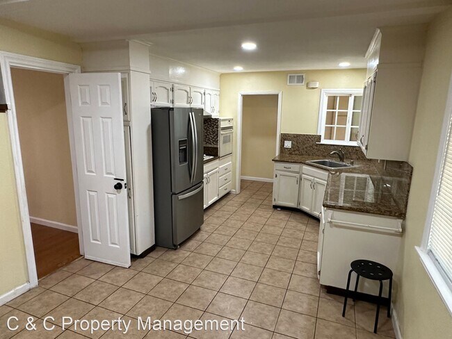 Building Photo - 4 br, 2 bath House - 2885 Garden Ave