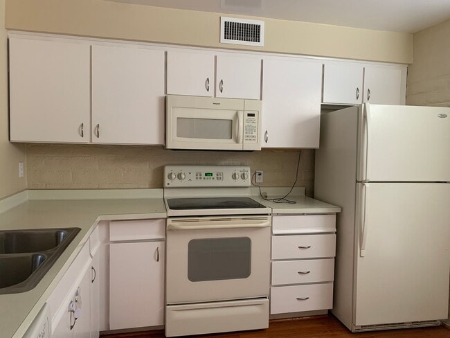 Tucson Blvd/2875 - Tucson Blvd/2875 Apartment