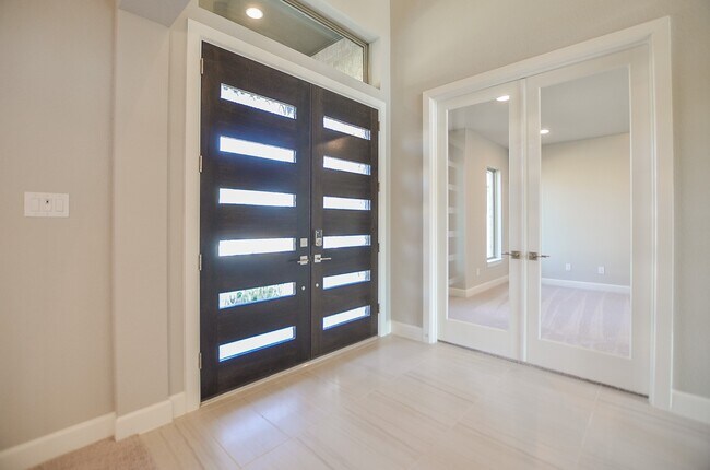 Foto del edificio - 7610 Blue Finch Ln