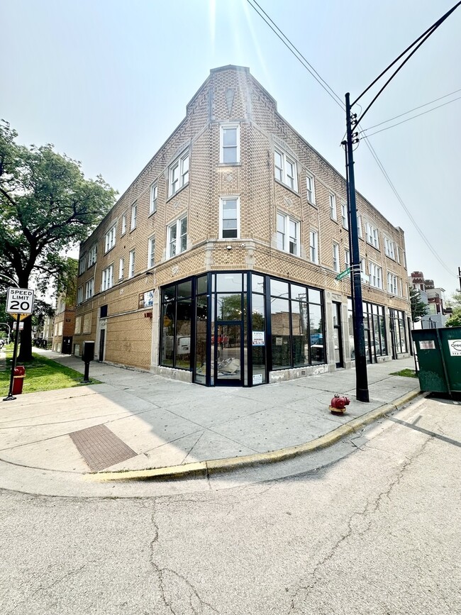 Building Photo - 1150 N Lawndale Ave