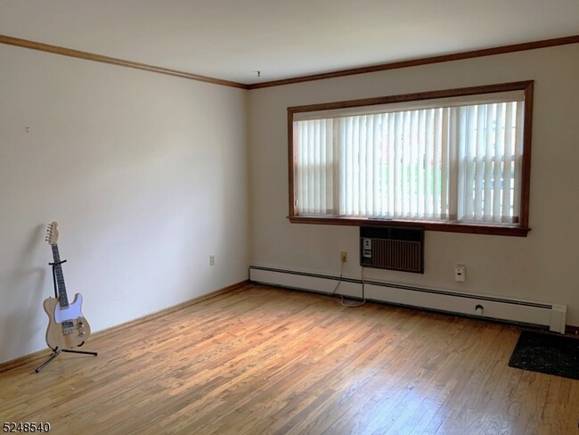 Building Photo - 15 Atherton Ct