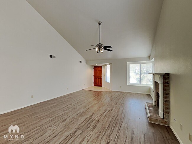 Foto del edificio - 10487 N Fairway Vista Ln