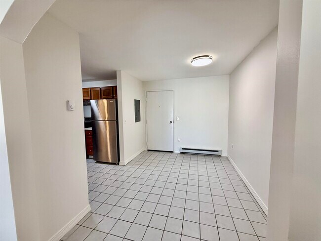 Foto del edificio - 4 Fairfax Ave