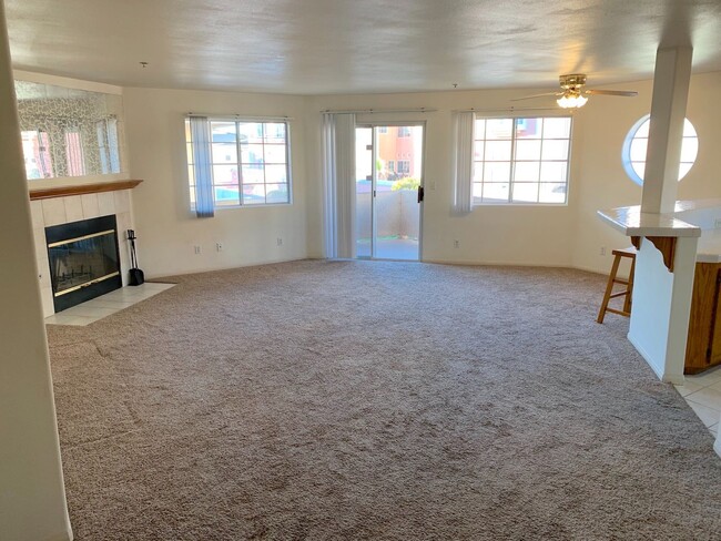 Building Photo - M/I SPECIAL - Spacious 2BR/2BA Condo 2 Blo...