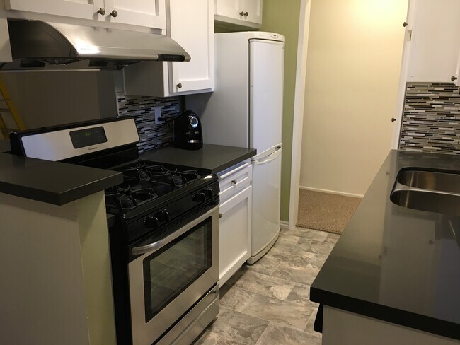 Kitchen - 11550 Nebraska Ave