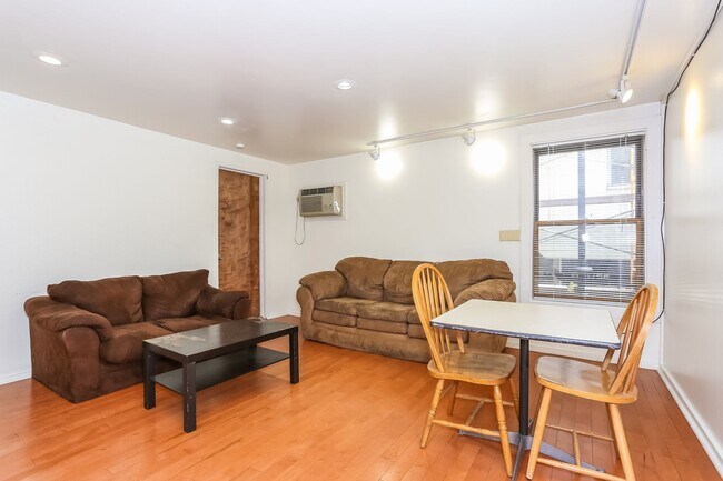Foto del edificio - Available for Reservation 2026-27