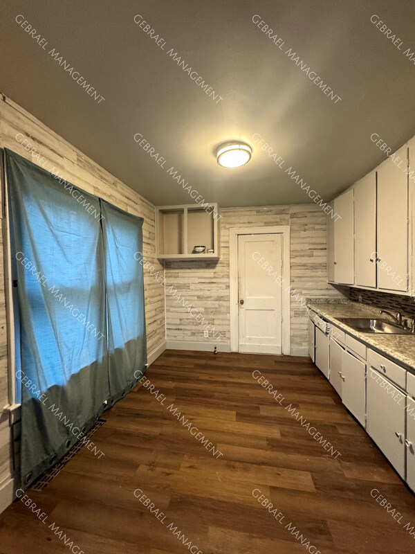 Foto del edificio - 129 W Dewey St