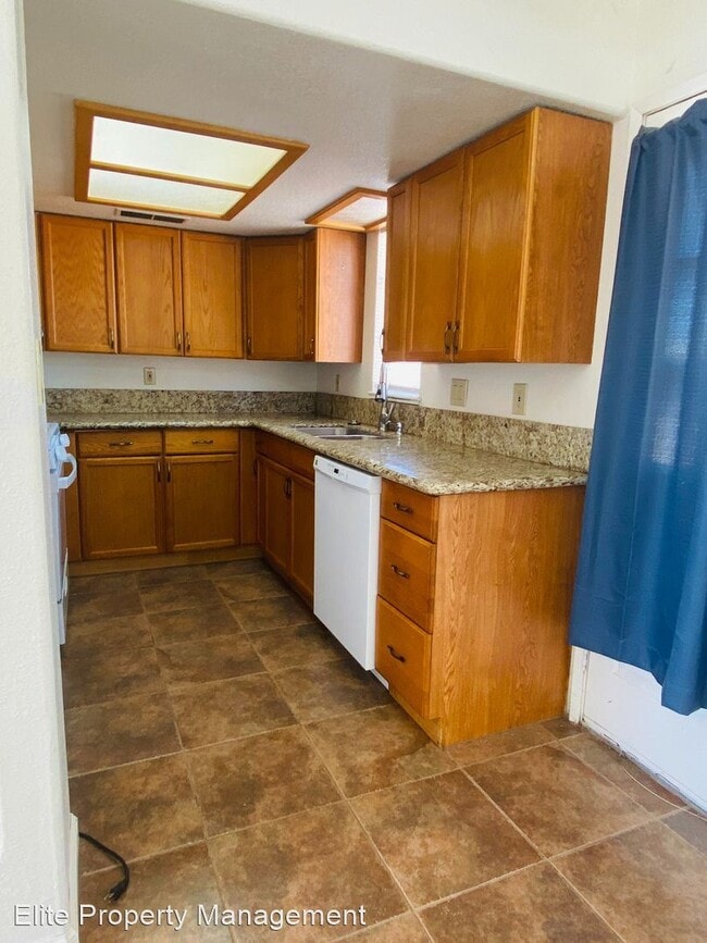 Building Photo - 2 br, 1 bath House - 221 N Helena