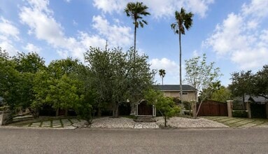 Building Photo - 3110 Jacaranda Dr