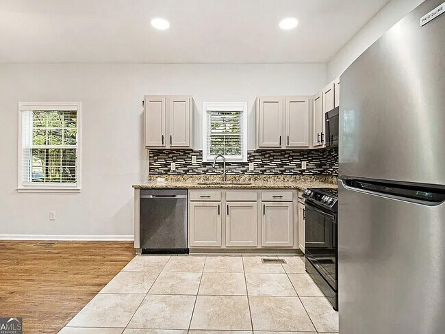 Foto del edificio - 2829 3rd Ave SW