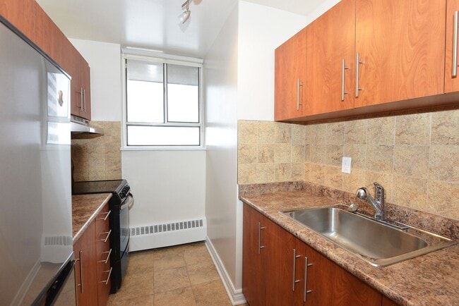 Photo du bâtiment - 407-230 Oak St