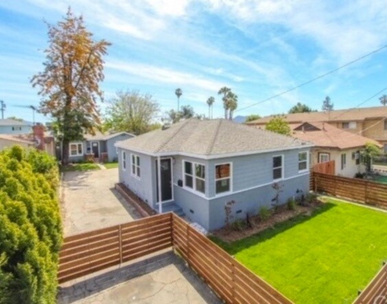 Foto principal - 5702 Fulcher Ave
