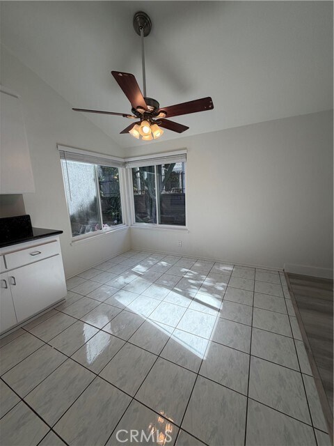 Foto del edificio - 2866 Treeview Pl