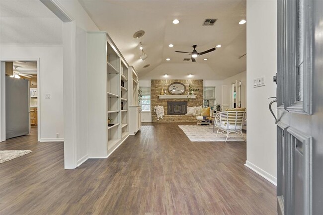 Building Photo - 1809 Carriage Hills Blvd