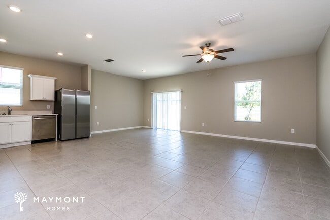Building Photo - 2828 Granville Dr